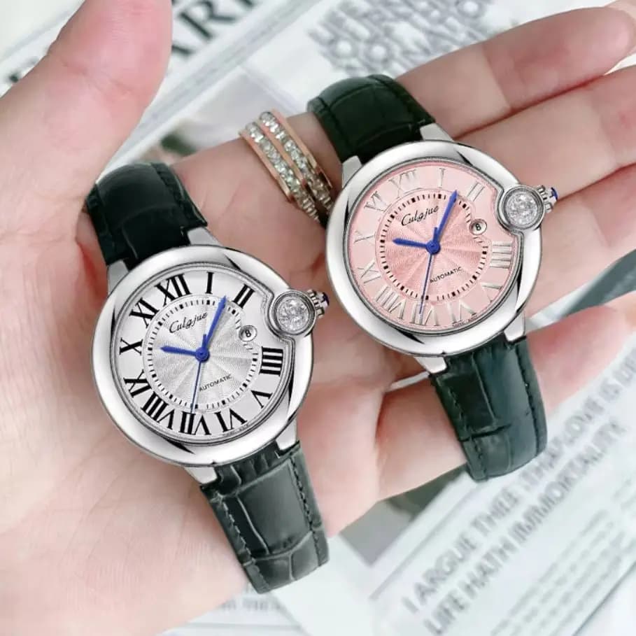Orologio al quarzo da donna della serie Classic, semplice e sofisticato, con calendario, impermeabile e resistente ai graffi, orologio da donna di lusso leggero, elegante e versatile per occasioni di lavoro e tempo libero, orologio da donna di lusso leggero unico e alla moda, perfetto per il pendolarismo quotidiano, appuntamenti, shopping e abbinamenti versatili. Ottimo rapporto qualità-prezzo, elevato fascino estetico, accessorio da polso versatile per donna, regalo di compleanno