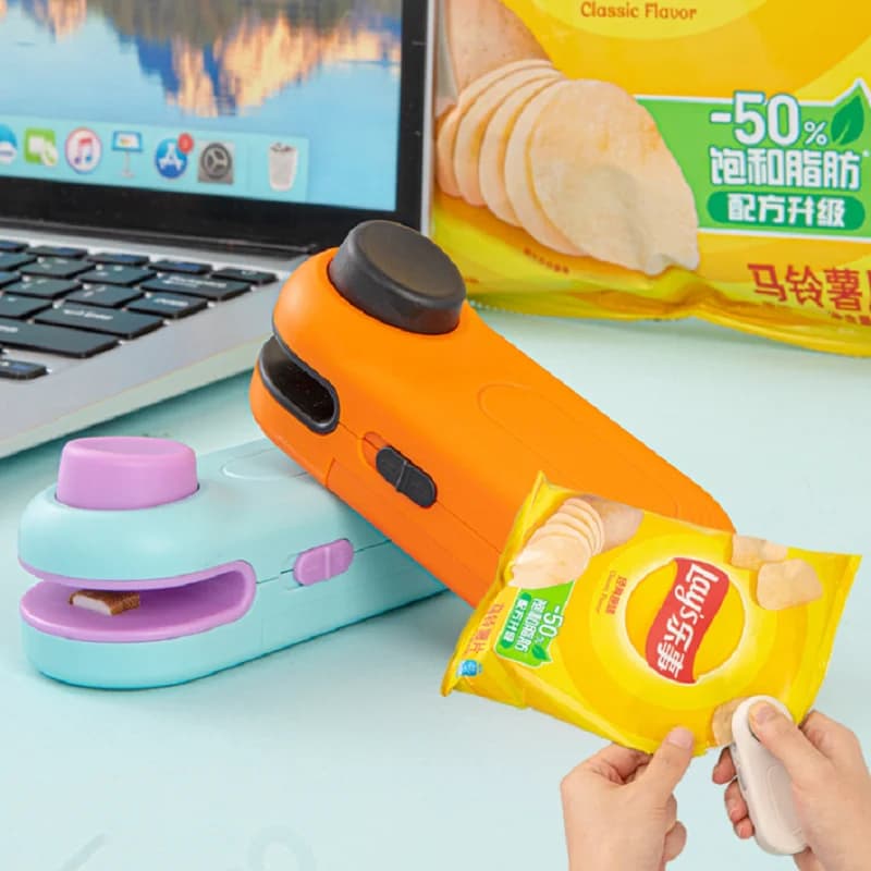 Mini sigillatrice portatile 2 in 1 termosigillatrice per snack Uso domestico sigillatrice ricaricabile Sigillatrice sottovuoto Snack termosigillatrice per sacchetti di plastica