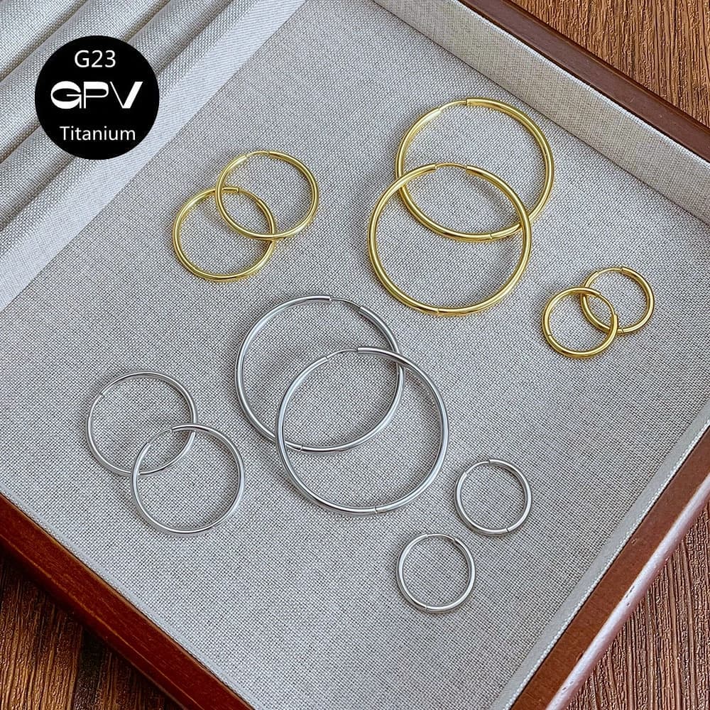 1/2PCS ASTM G23 Orecchini a cerchio in titanio placcati in oro bianco e oro 14K Ins Orecchini traforati per uomo e donna con vento freddo