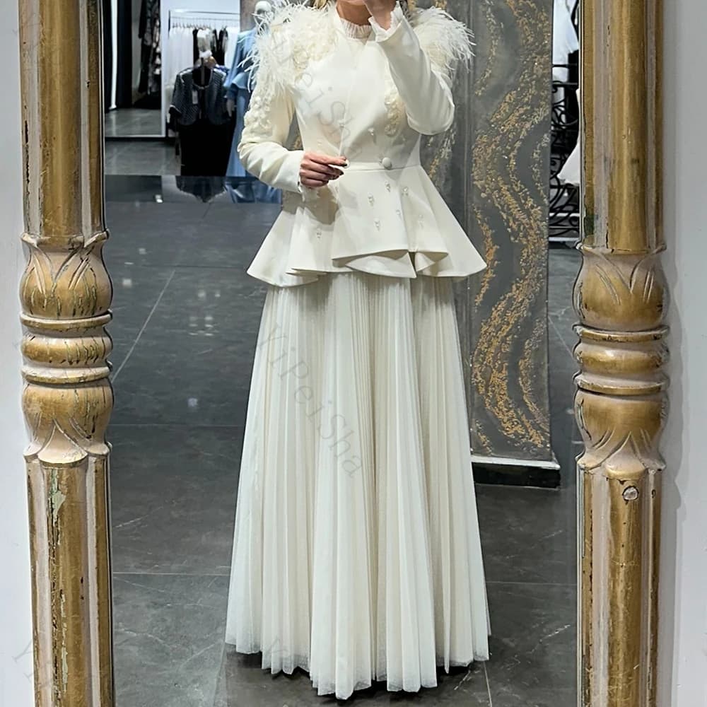 Abiti da sera a trapezio personalizzati Abito da ballo a maniche lunghe con collo alto alla caviglia Abito da festa drappeggiato con piume di cristallo con bottoni alla moda