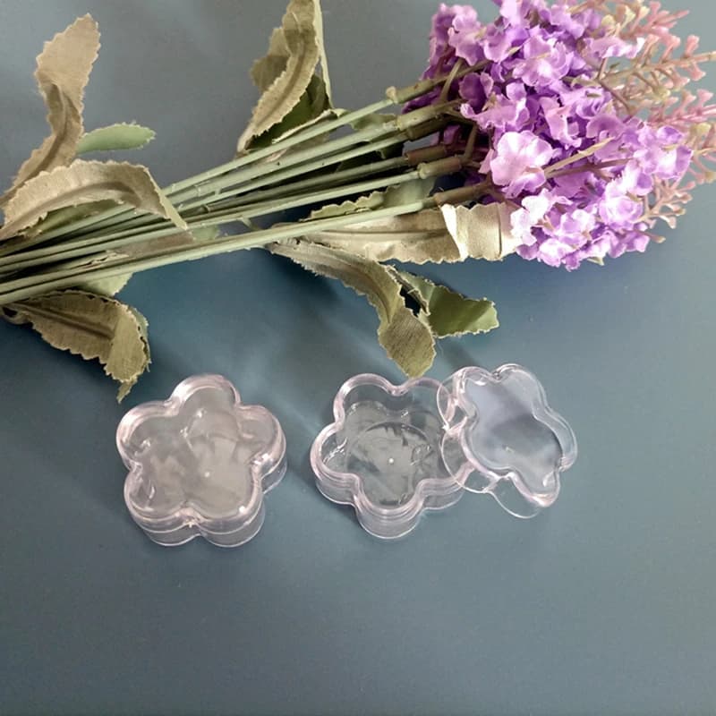 500pcs Plum Blossom Flower Shape custodia vuota per ombretti trasparente fai da te rossetto scatola di polvere contenitore imballaggio cosmetico