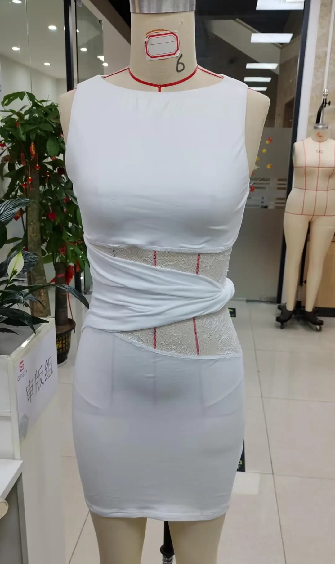 Mini abito da donna patchwork in pizzo a rete, moda casual estiva, senza maniche, aderente, per party club streetwear