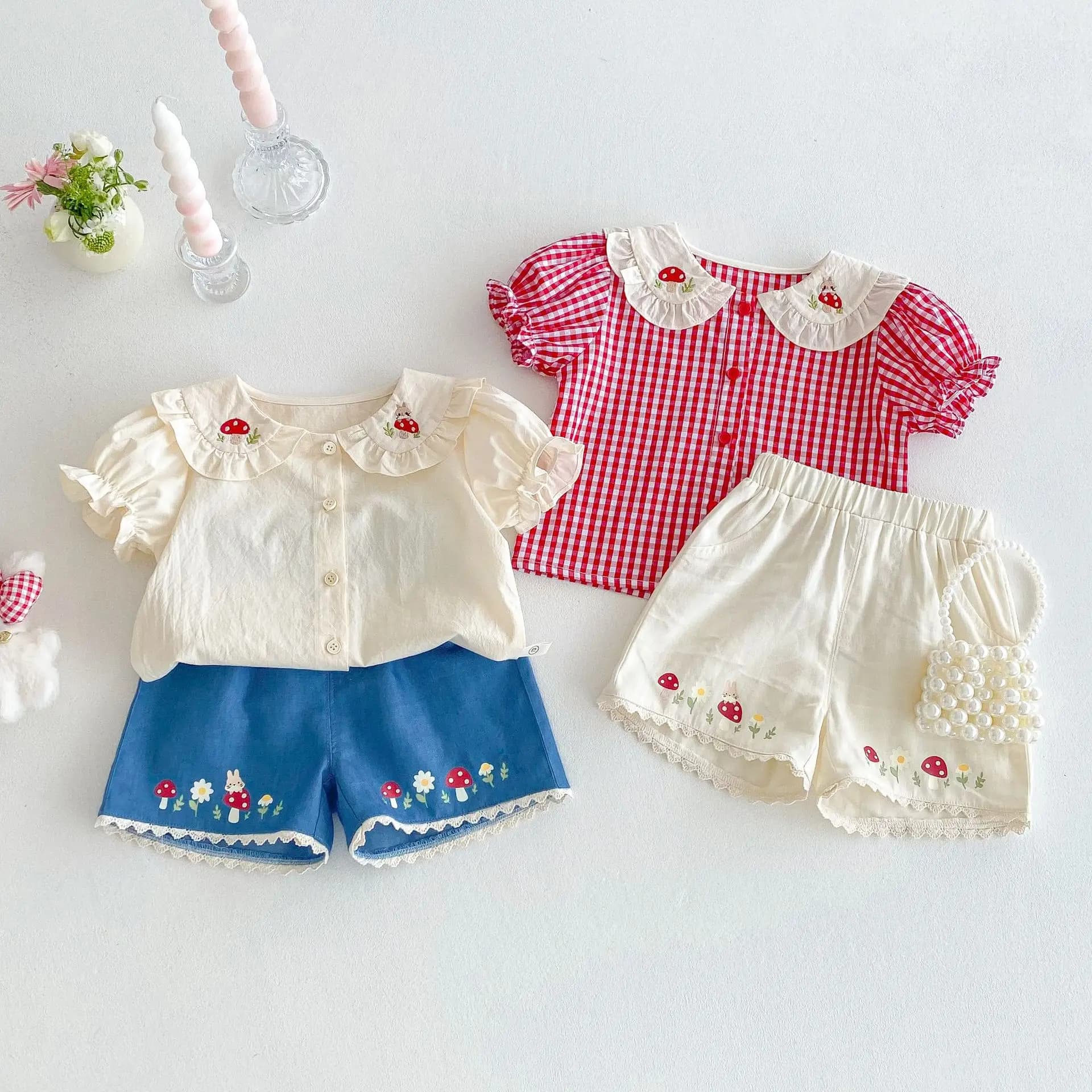 Camicia da ragazza dolce 2025 Nuova camicia estiva a quadri con funghi ricamati per bambini Pantaloncini coreani per bambini