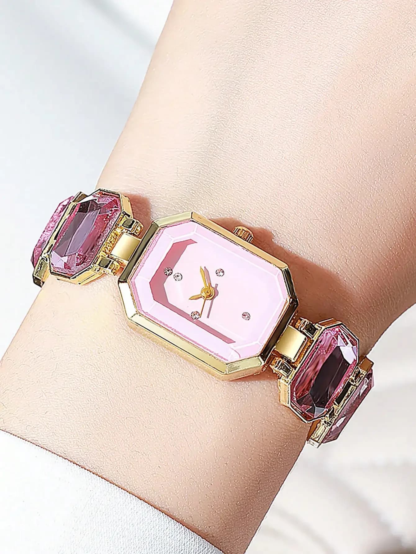 Women's Square Watch Fashionable Wrist Watch With Quartz Movement With Luxury Stainless Steel Diamonds Women's Watch Rose Gold