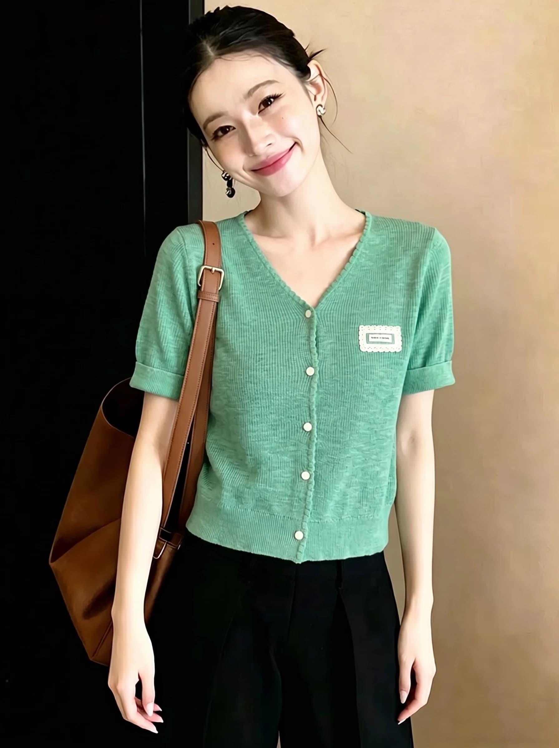 Green Anti-Aging V-Neck Short Sleeve T-Shirt Women's Style 2026 New Summer Dopaamine High Quality Top Fashionable