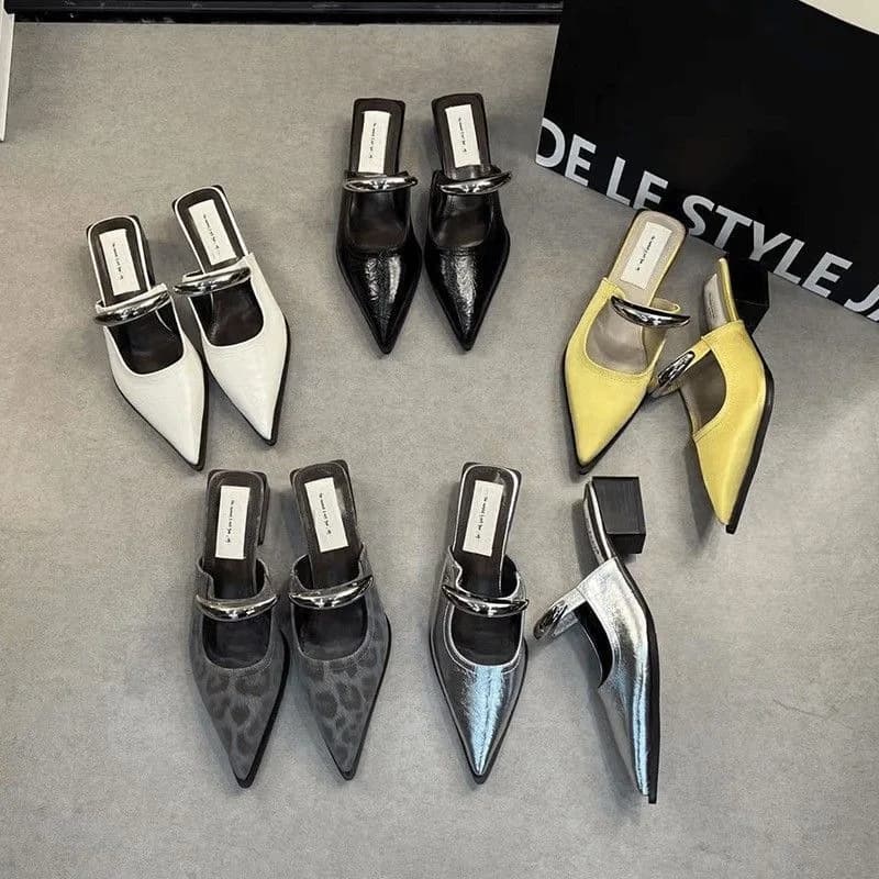 Nuove Ciabatte Donna 2026 con Punta Chiusa, Mules alla Moda con Decorazioni Metalliche, Scarpe con Tacco Grosso, Comode Calzature Stile Street