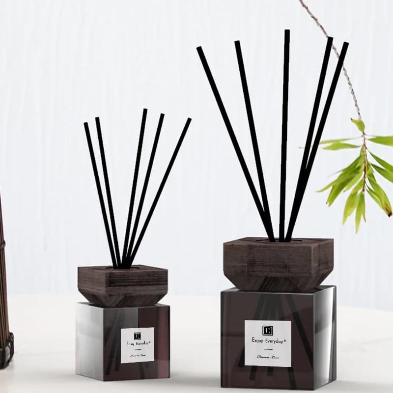 Bottiglie di aromaterapia Sqaure da 100ml/200ml accessori per la ricarica del diffusore Reed bottiglie di vetro vuote bastoncini di Rattan e tappi di legno