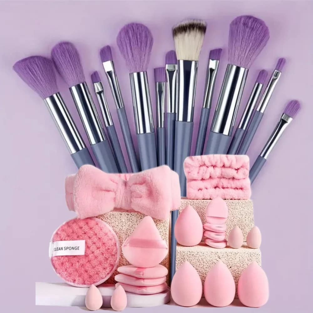 Set of 13 Makeup Brushes: Brushes for Umbrella, Fondotinta, Illuminante, Blush, Correttore, Spugnette Soft for Make and Spugnette in Pollice