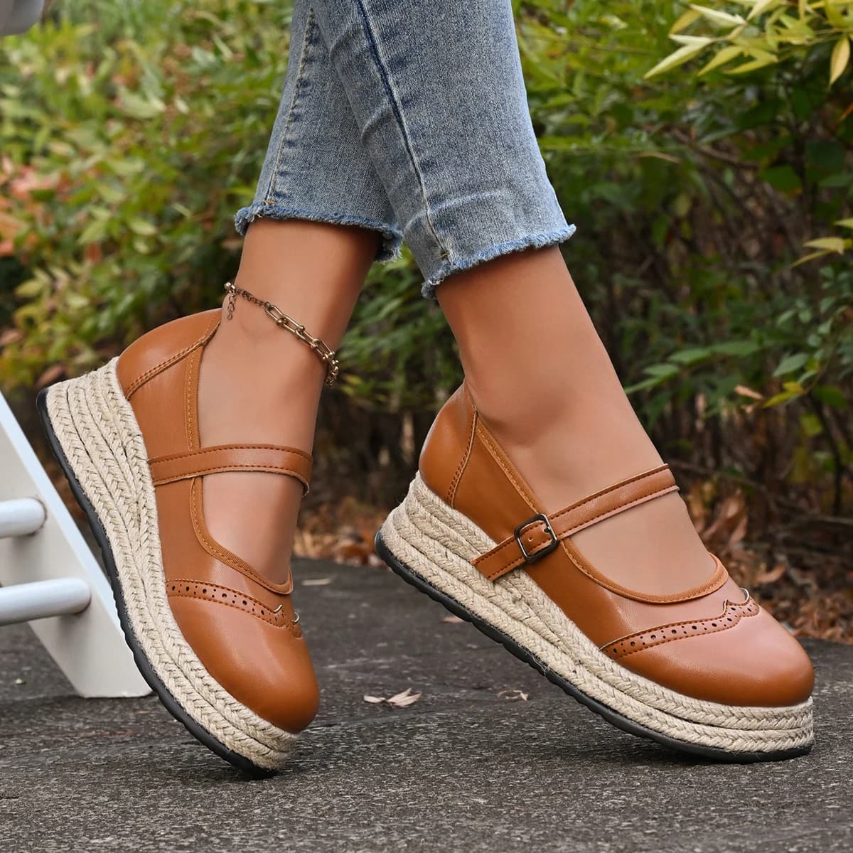 Scarpe brogue da donna Moda Piattaforma intrecciata in paglia Zeppe Tacchi Cinturino con fibbia Punta tonda Scarpe basse Mary Jane con suola spessa Scarpe sottili