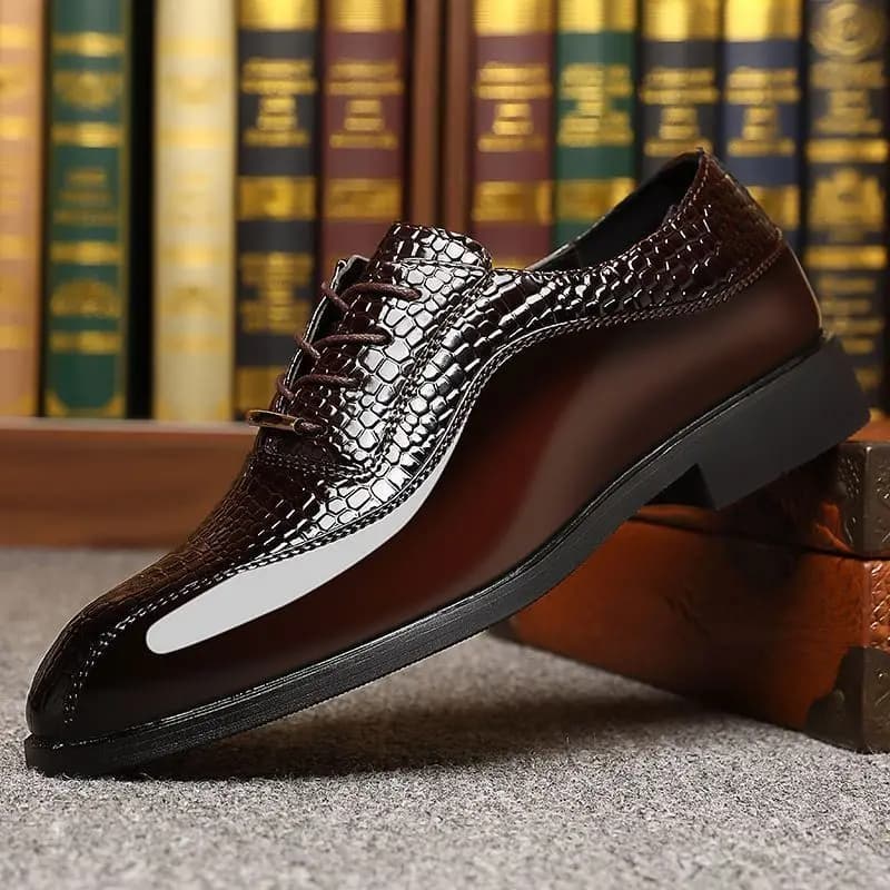 Men's Glossy Patent Leather British Style Pointed Toe Dress Shoes Hidden Elevator Korean Fashion Hairdresser Formal Footwear