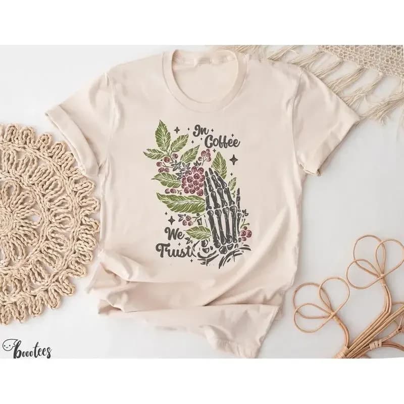 In Coffee We Trust T Shirt Barista Idea Cafe Presente Caffeina Latte Espresso Cappuccino Scheletro Java Bean Lover