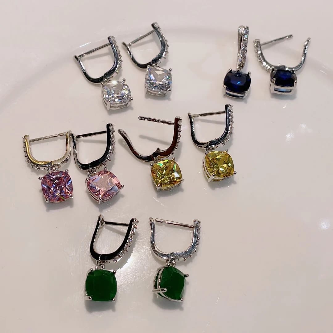 Orecchini a bottone Majic scintillanti quotidiani alla moda per le donne Matrimonio CZ Brincos Boucle d'oreille Gioielli Boemia Brasile E10335