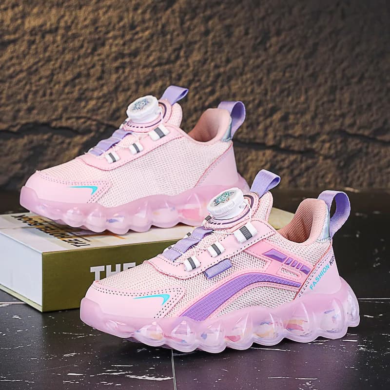 New summer breathable kids sports shoes Foot protection and non-slip running shoes Fashionable casual wear resistant shoes