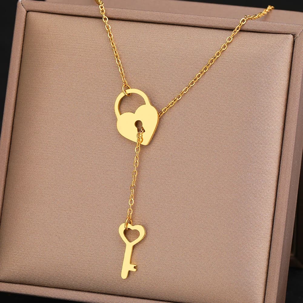 Collane in acciaio inossidabile Trendy Fine Heart Lock Key Pendenti indipendenti Catene di moda Collana girocollo per regali di gioielli da donna