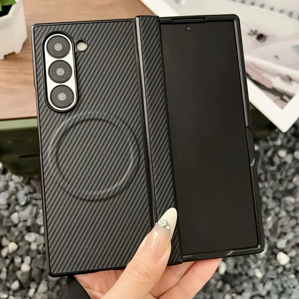 Custodia per telefono con cerniera magnetica in fibra di carbonio di lusso per Samsung Galaxy Fold 7 6 5 4 Cover per paraurti in silicone morbido e rigido con carica wireless