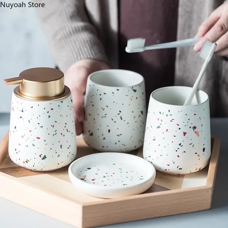 Set di decorazioni per il bagno europeo, ceramica Terrazzo, bottiglia di emulsione, tazza per gargarismi, portasapone, forniture artistiche