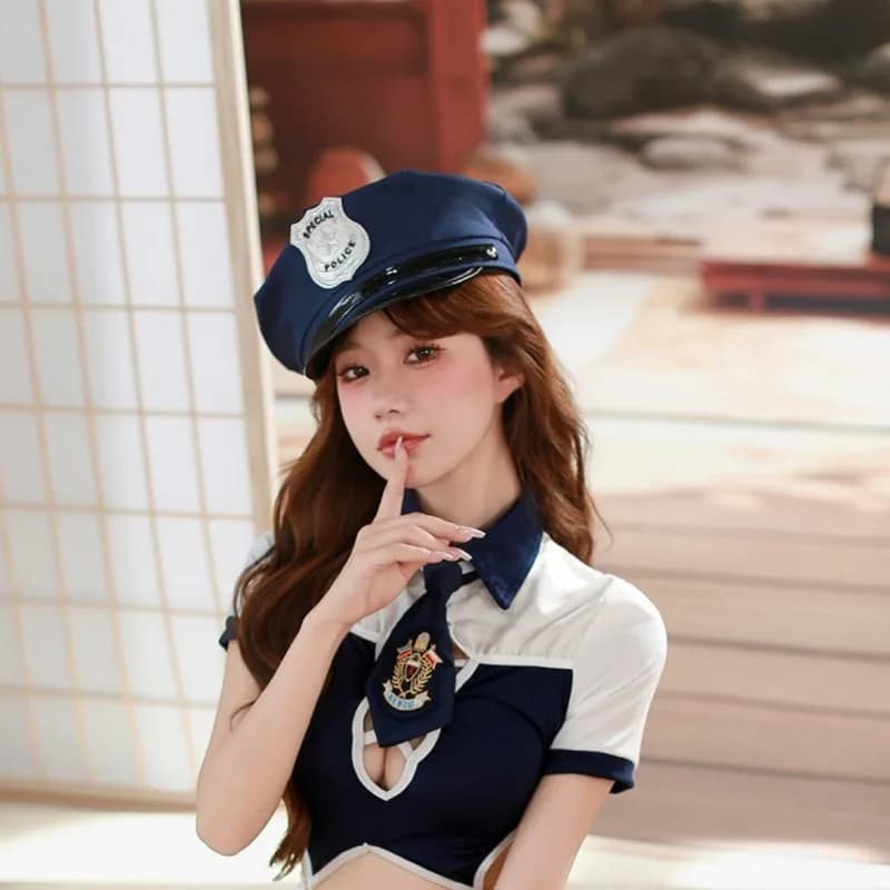 Berretti della polizia europei e americani Nero Poliziotta femminile adulta Uniforme sessuale Tentazione Puntelli di Halloween Cappello piatto con anice a stella
