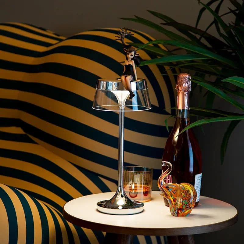 Piccola tazza luminosa ricaricabile, lampada da scrivania ambientale, alto senso della camera da letto, lampada da comodino leggera di lusso in stile americano