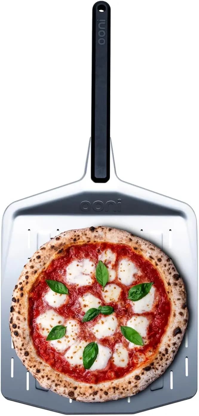 Buccia per pizza perforata in alluminio da 12 pollici con manico lungo, girandola leggera per accessori da forno