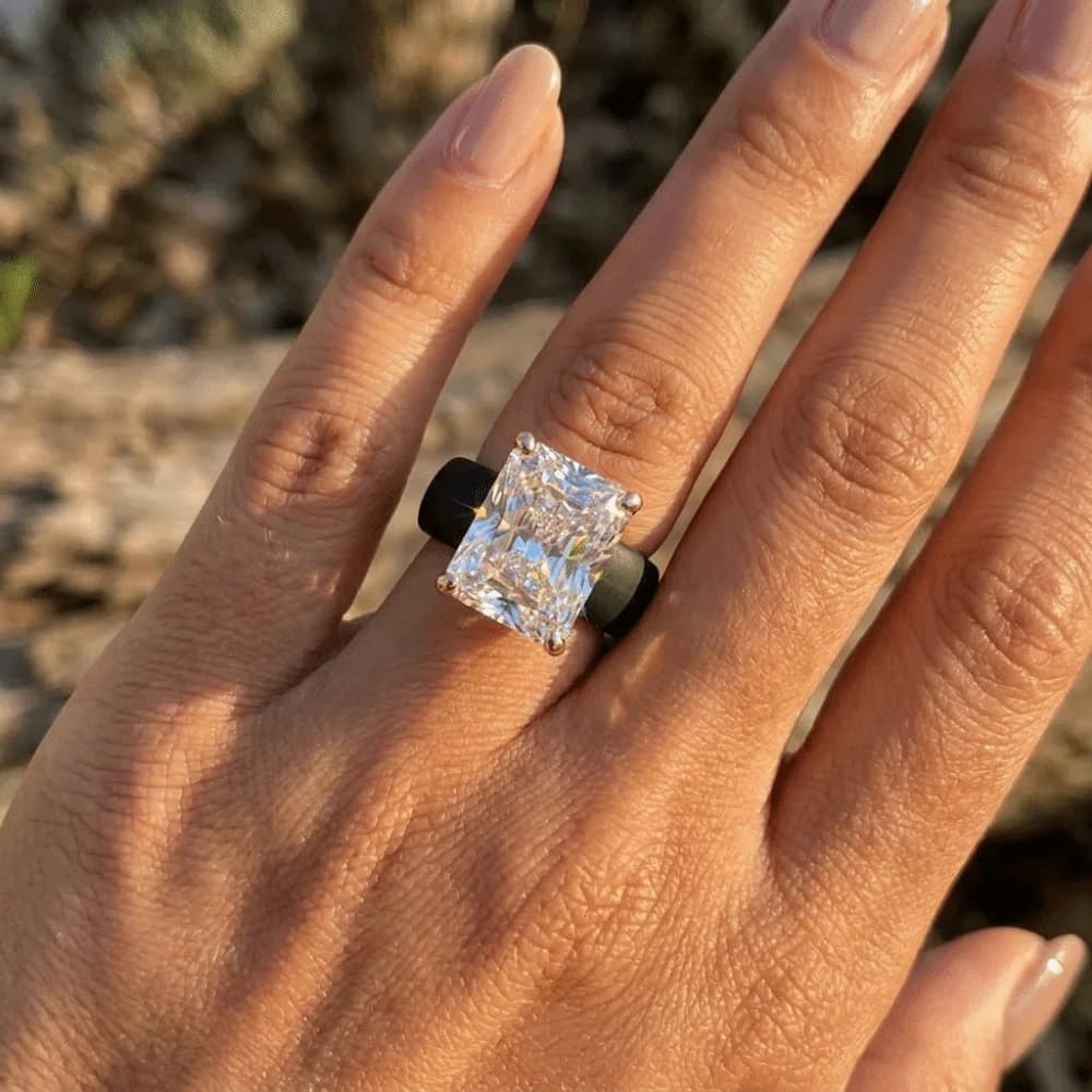 Anello Geometrico da Donna con Grande Zircone, Anello con Strass per Matrimonio, Anello in Cristallo di Lusso Leggero per Uso Quotidiano