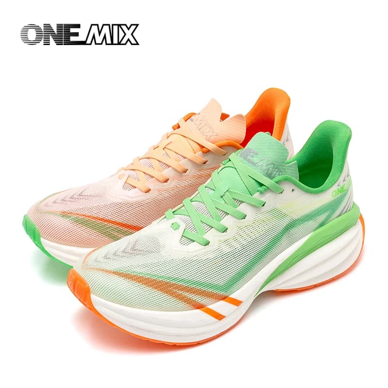 ONEMIX Scarpe non abbinate Scarpe da corsa traspiranti Scarpe da ginnastica non fiammifero da uomo Scarpe sportive di design di lusso in carbonio 2024 per donna
