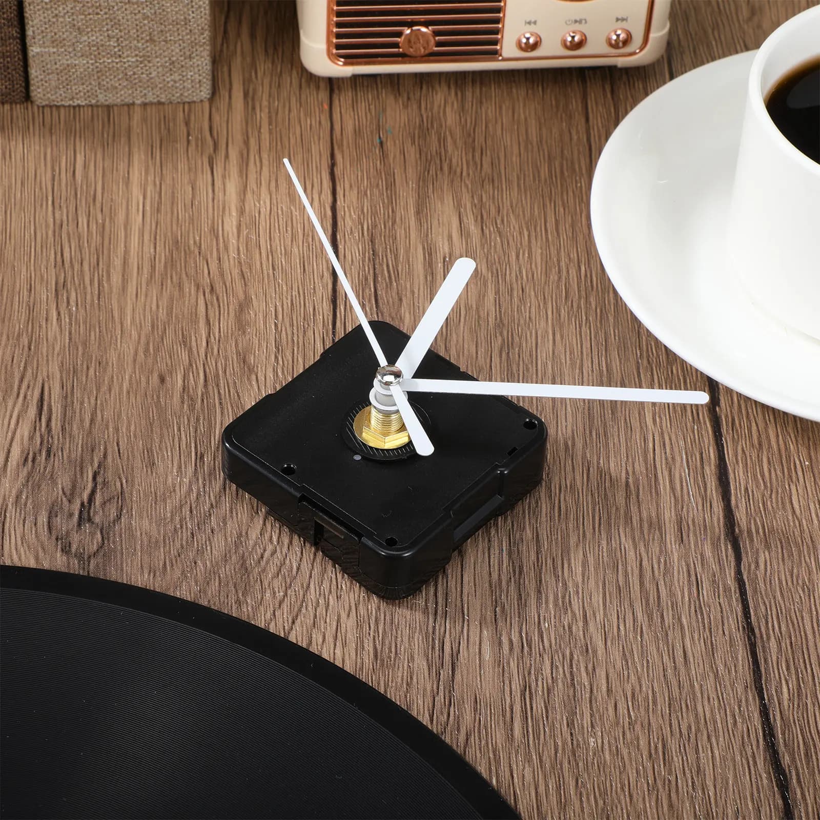 Kit Orologio con Meccanismo Silenzioso e Lancette in Plastica, Design Classico Versatile per Orologi da Parete, Fai-da-Te, Artigianato, Ufficio