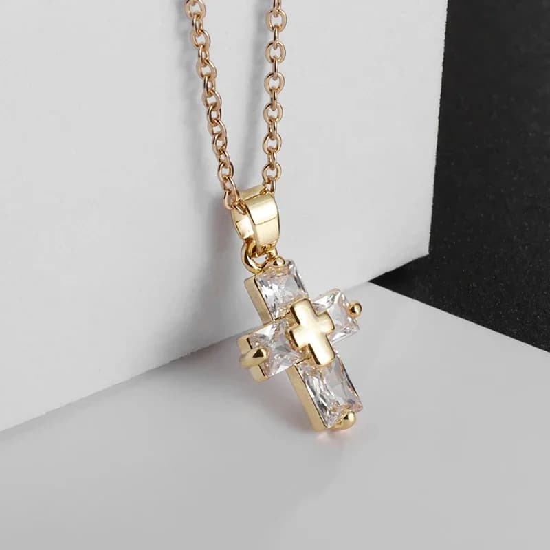 Delicato ciondolo a forma di croce in cristallo, collana da donna e ragazza, elegante gioiello per feste e matrimoni, amuleto cattolico, regalo