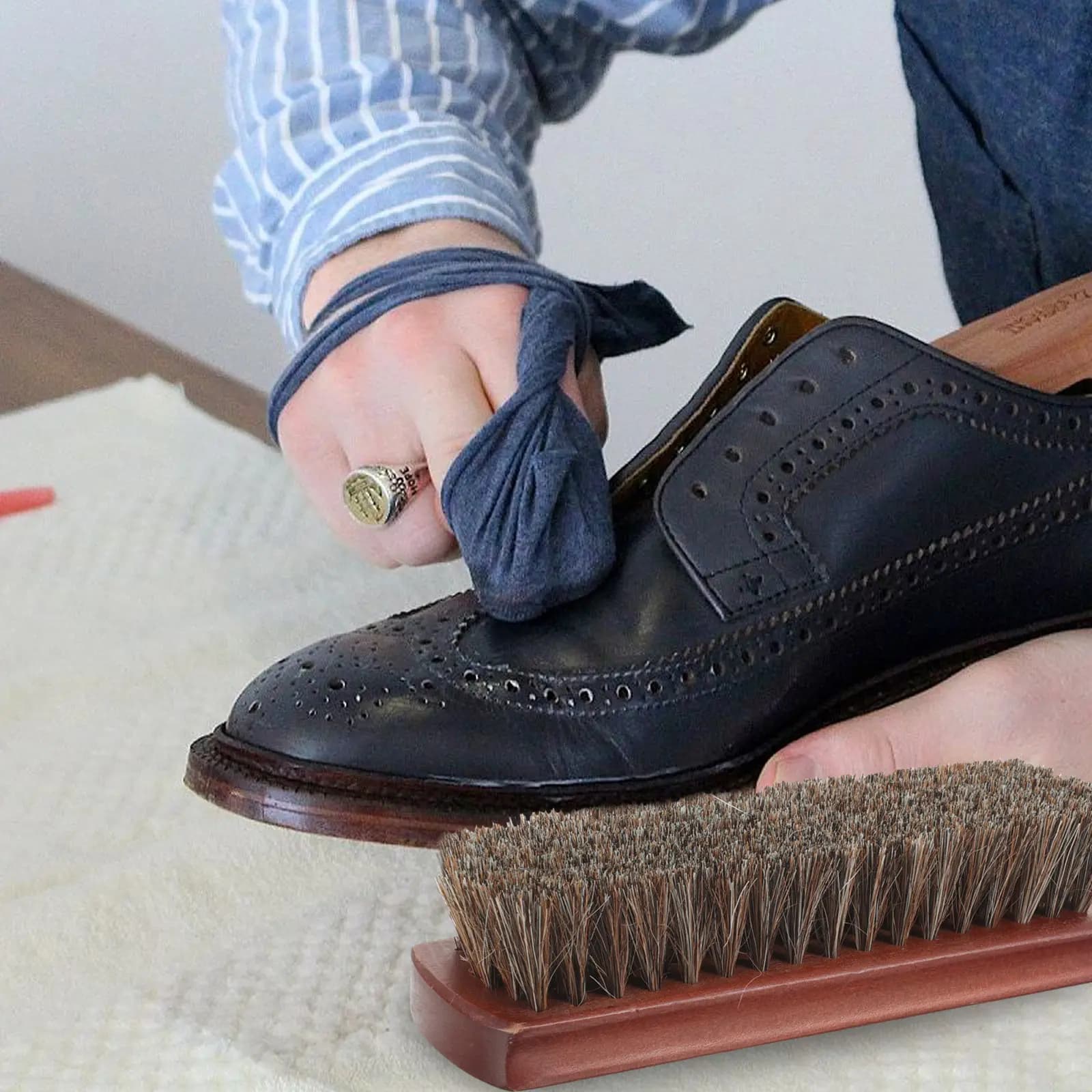 2Pcs Professional Horse Hair Shoe Brush Set for Shoe Polishing Boot Cleaning Care Easy Grip Long Handle Wear Resistant