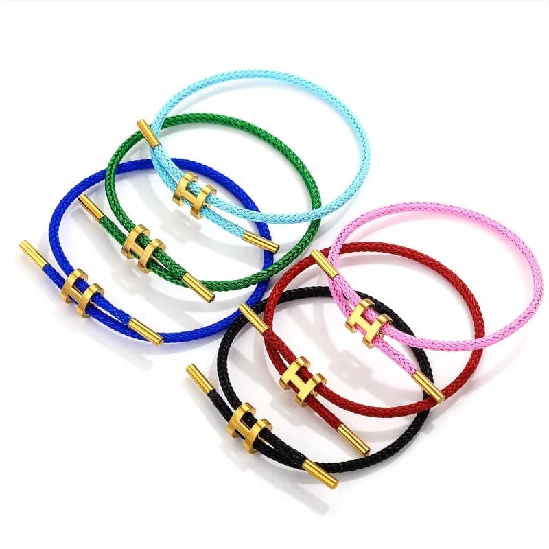 1 Piece Creative Fashion Unisex Stainless Steel Pull H Bracelet Suitable as a Gift for Girlfriend and Mother