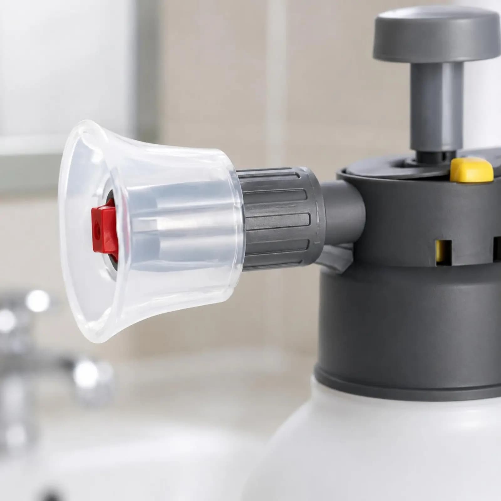 Flacone Spray Schiumogeno Pressurizzato con Protezione Antivento, Dispenser per Shampoo Delicato per Cani