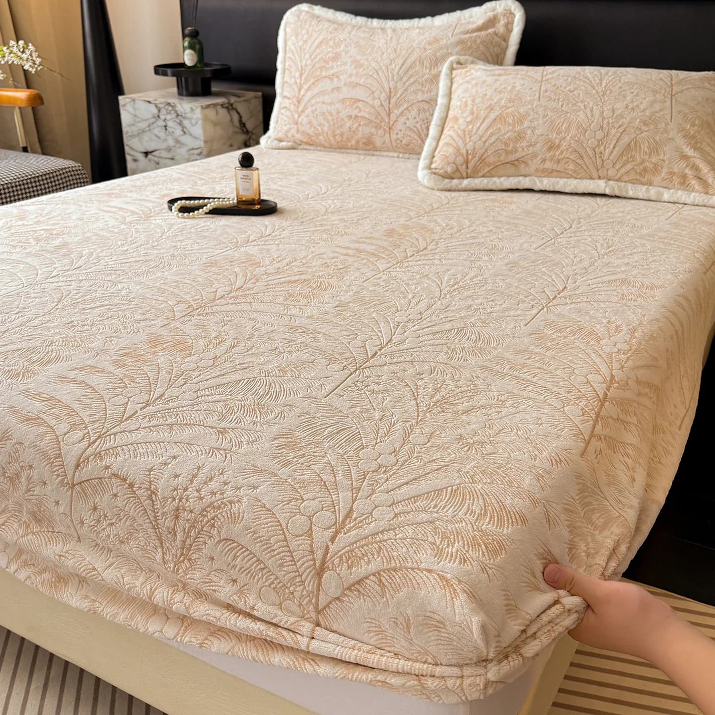 Soft as the Latte with Engraved Pattern, Winter Cover in Pile All-in-One