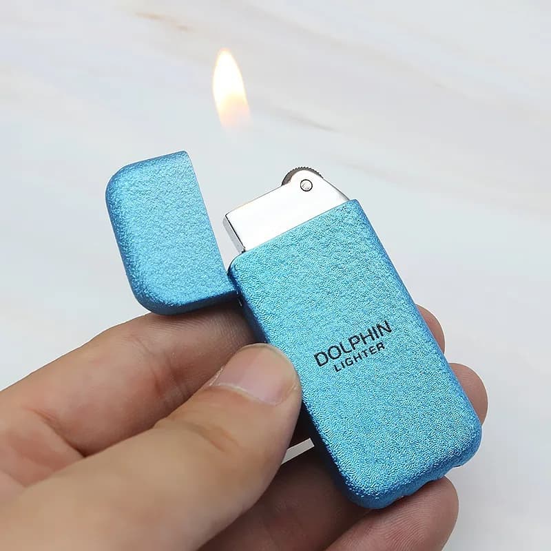Mini accendino a fiamma morbida satinata ultrasottile regalo da uomo accendino gonfiabile a gas portatile per esterni accessori per sigarette