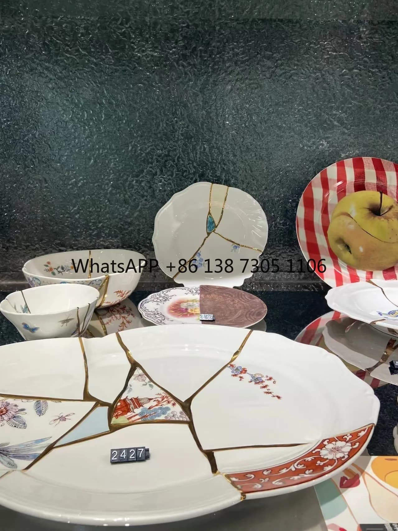 Piatto decorativo grande serie Jinxiu, piatto lungo a incastro, piatto sospeso in porcellana bianca effetto pendolo