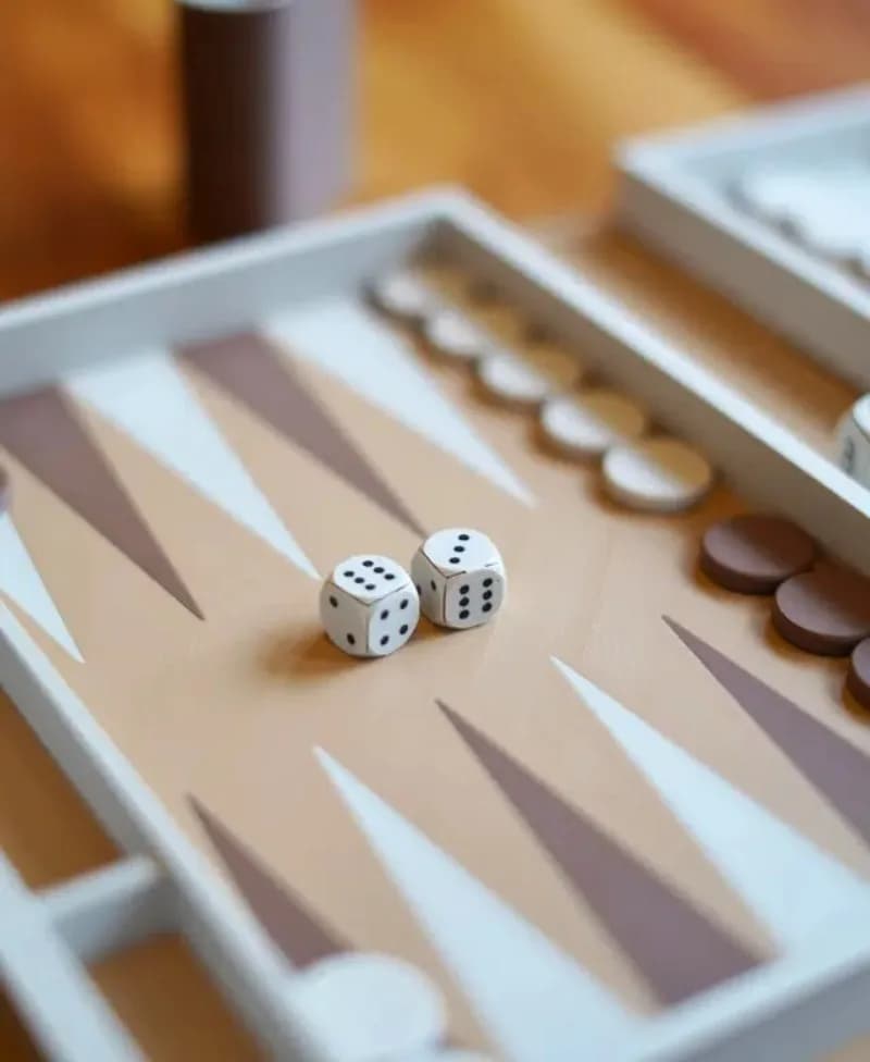 Gioco da Tavolo Backgammon Pieghevole a Forma di Libro | Formato da viaggio portatile | Idea Regalo e Decorazione Premium
