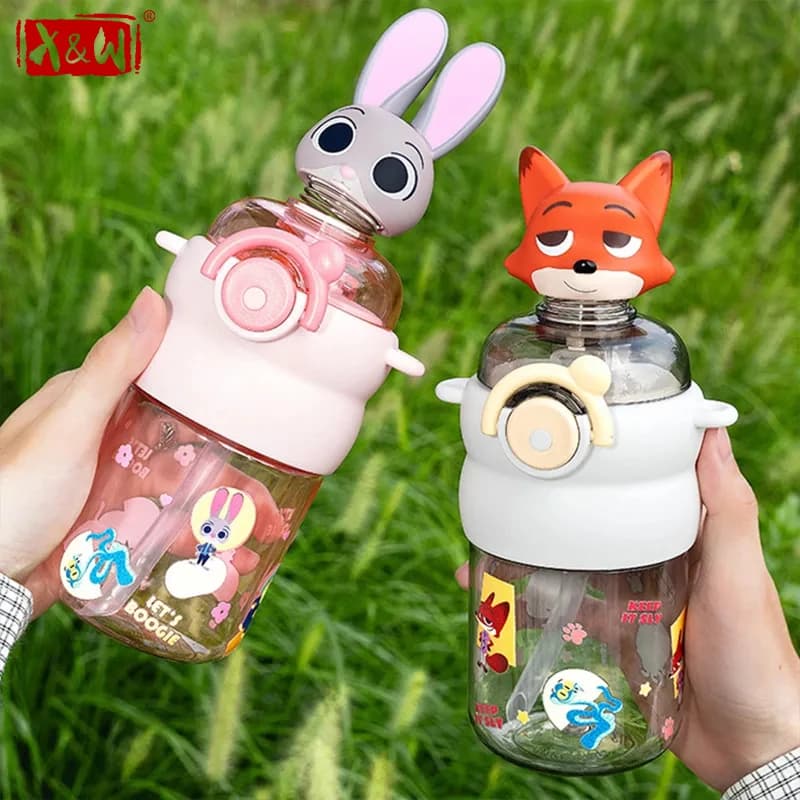Borraccia d'acqua X&W da 600 ml con cannuccia, design cartone animato Judy e Nick, coperchio con personaggio 3D, portatile, per bambini e studenti, idea regalo.