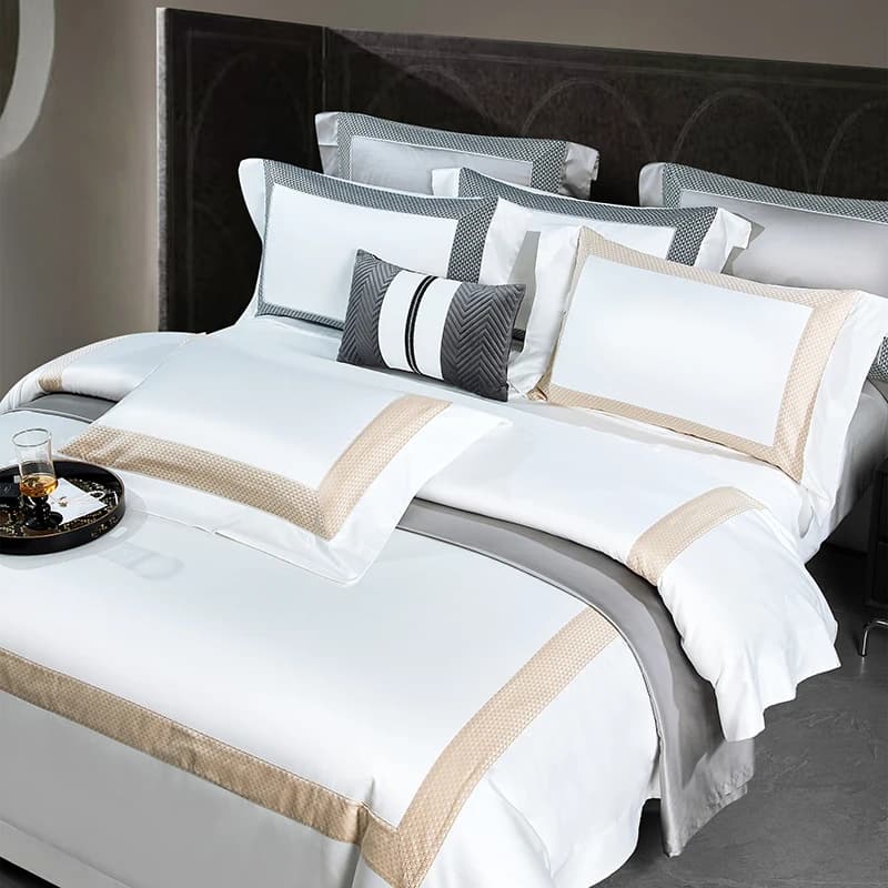 Luxury Bed Linen Set Style Hotel 1400TC in White Cotton, Soft and silky Embroidered Cover, Bed linen and Faithful King Size
