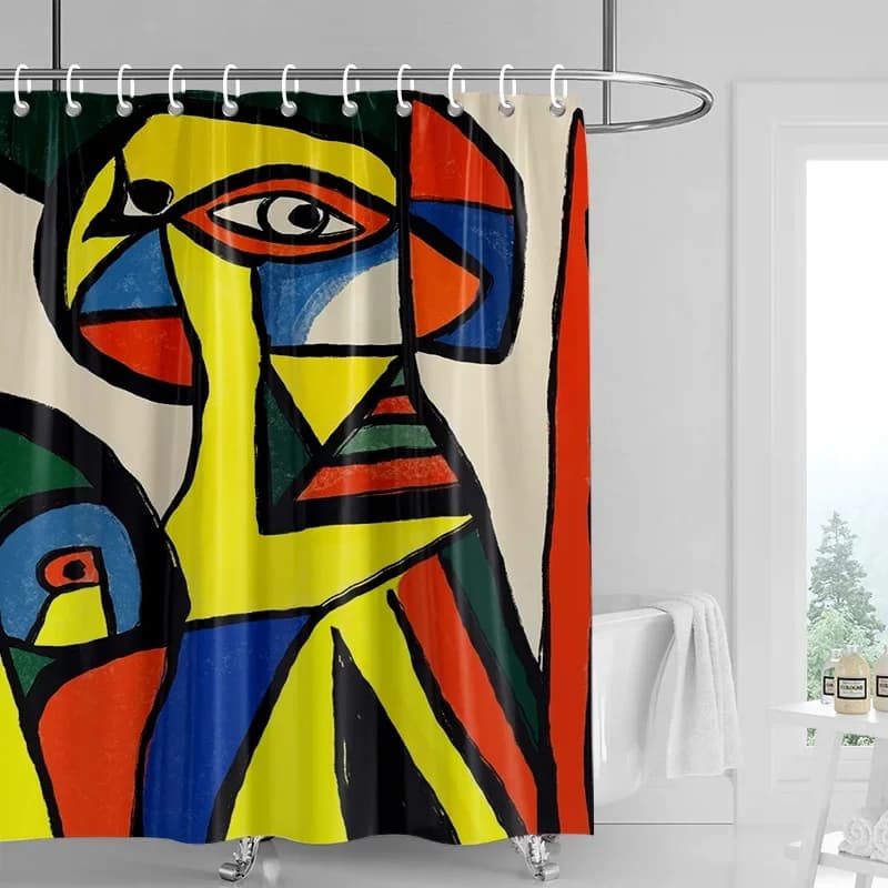 Tenda da doccia cubista astratta - Volto giallo audace con accenti rossi e blu, impermeabile con occhielli, arredamento da bagno di arte moderna