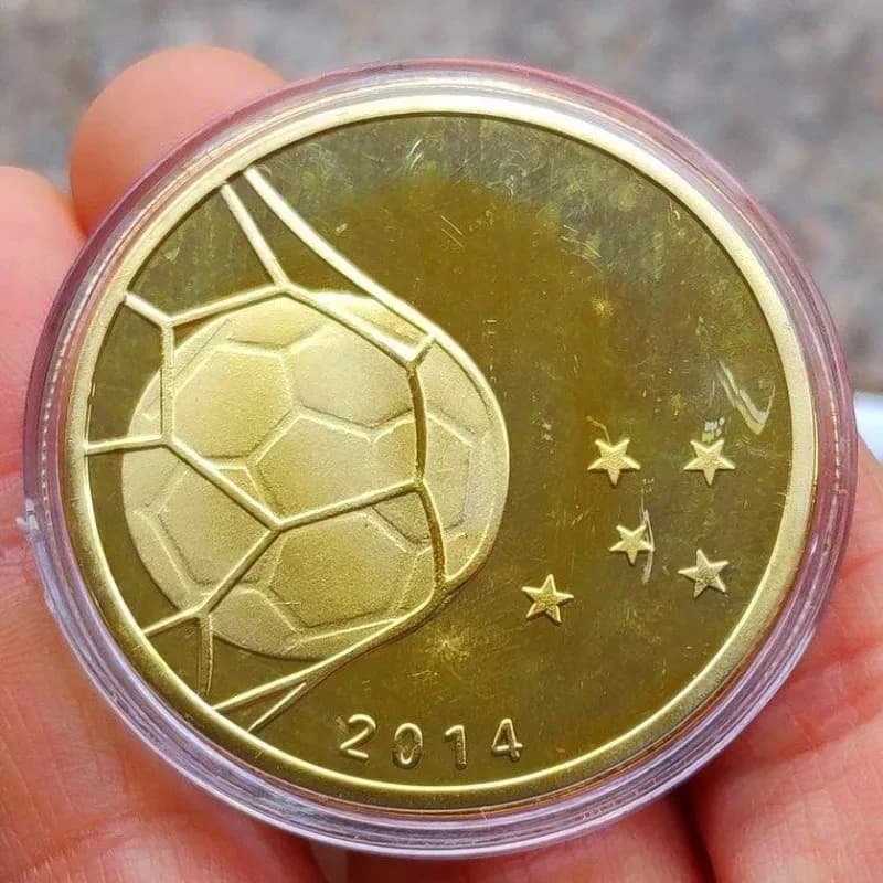 Souvenir dell'abbagliamento d'argento del Brasile, famosa tazza di calcio, distintivo della moneta commemorativa, souvenir della medaglia, regali artistici, 2014
