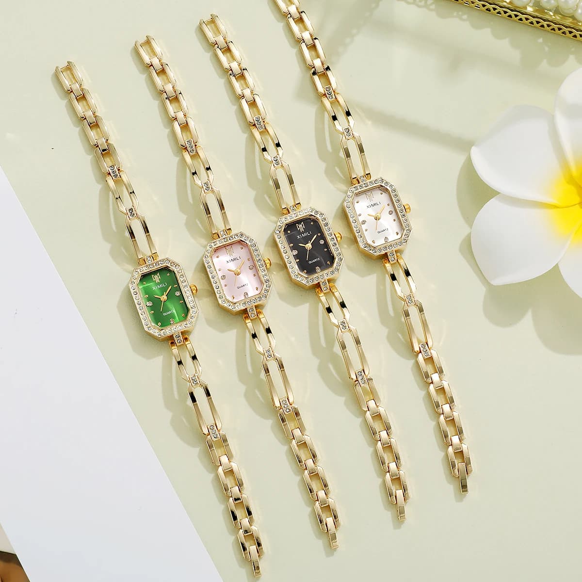 Fashionable Women's Wrist Watch Women's Wrist Watch with Simple Luxury Gold Small dial with Rhinestones Elegant Women's Wrist Watch