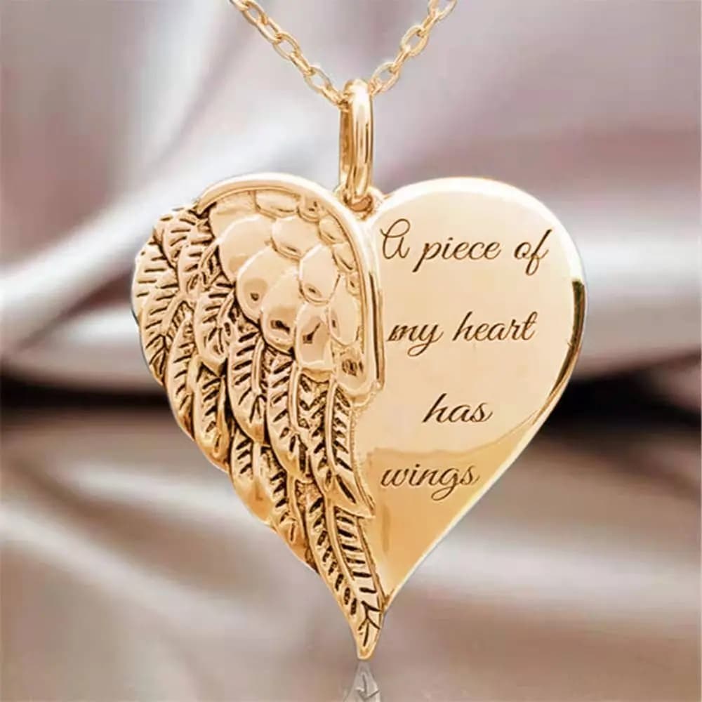 Elegant Alloy Angel Wing Heart Pendant Necklace Hypoallergenic Jewelry Gifts Clavicle Chain Minimalist Necklace