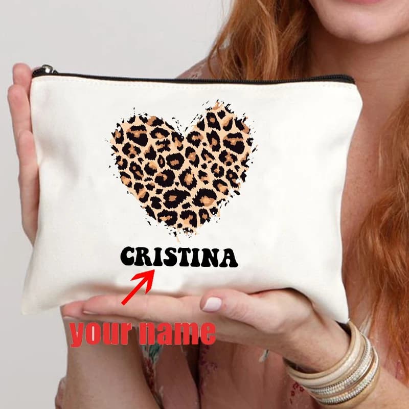 Personalizzazione del nome del modello leopardo a forma di cuore Borsa per il trucco bianca Borsa per il lavaggio in tela Organizzatore Borse da viaggio per rossetto da viaggio di moda Portafoglio