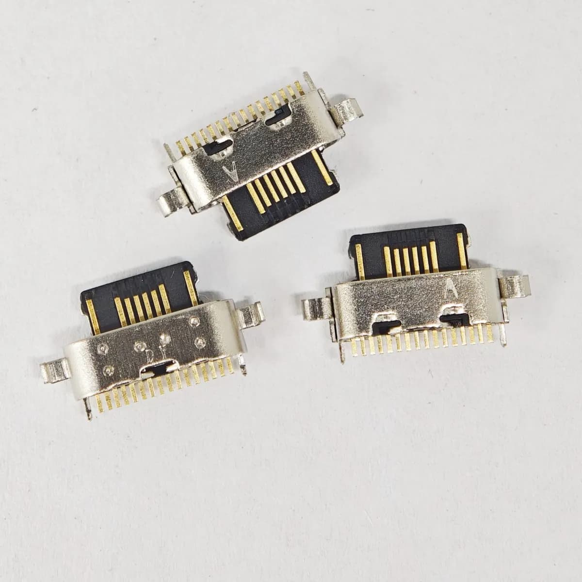 10-50 Pezzi Connettore di Ricarica USB per Motorola Moto G34 G35 G45 5G G06 G57, Ricambi per Riparazione