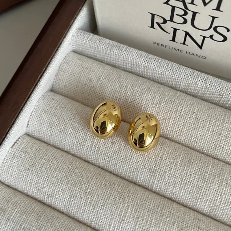 Orecchini a bottone con perline dal design di nicchia coreano per donna, orecchini ad ago in argento sterling 925 di fascia alta semplici e versatili alla moda per l'autunno e l'inverno