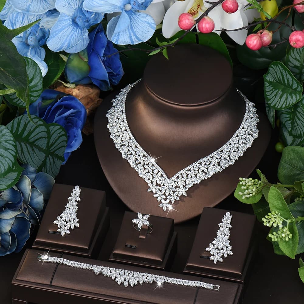 HIBRIDE Set di gioielli con temperamento di lusso leggero 2025 Abito da sposa delle nuove donne Collana Orecchini Bracciale Dubai Festival Ball S-830