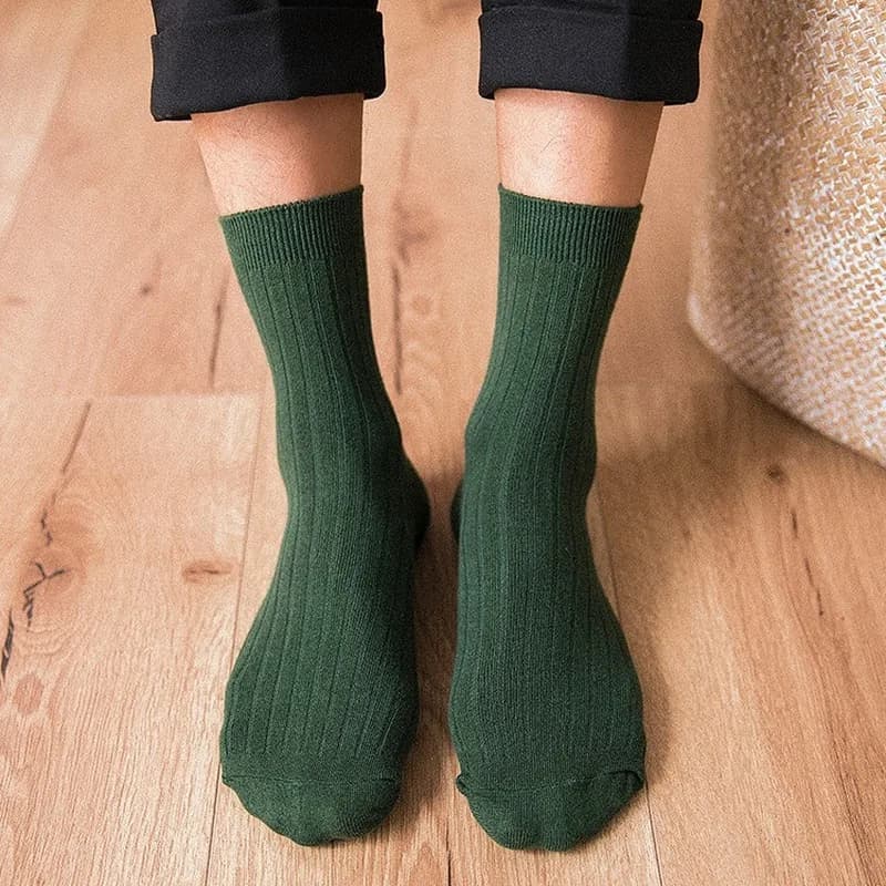 Calzini da uomo in puro colore autunno inverno Calzini felici in bianco e nero caldo in cotone Regali maschili per uomo EUR 39-44 387