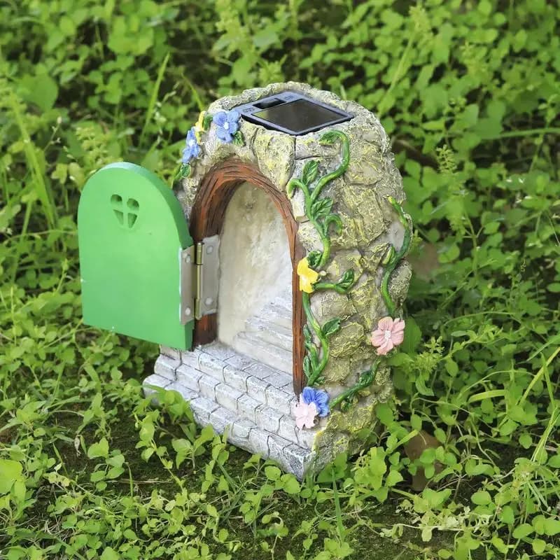 Porta delle fate per la parete Piccole porte a muro delle fate Miniature di alberi in resina con gradini e porta aperta Accessori mistici per la casa illuminati per