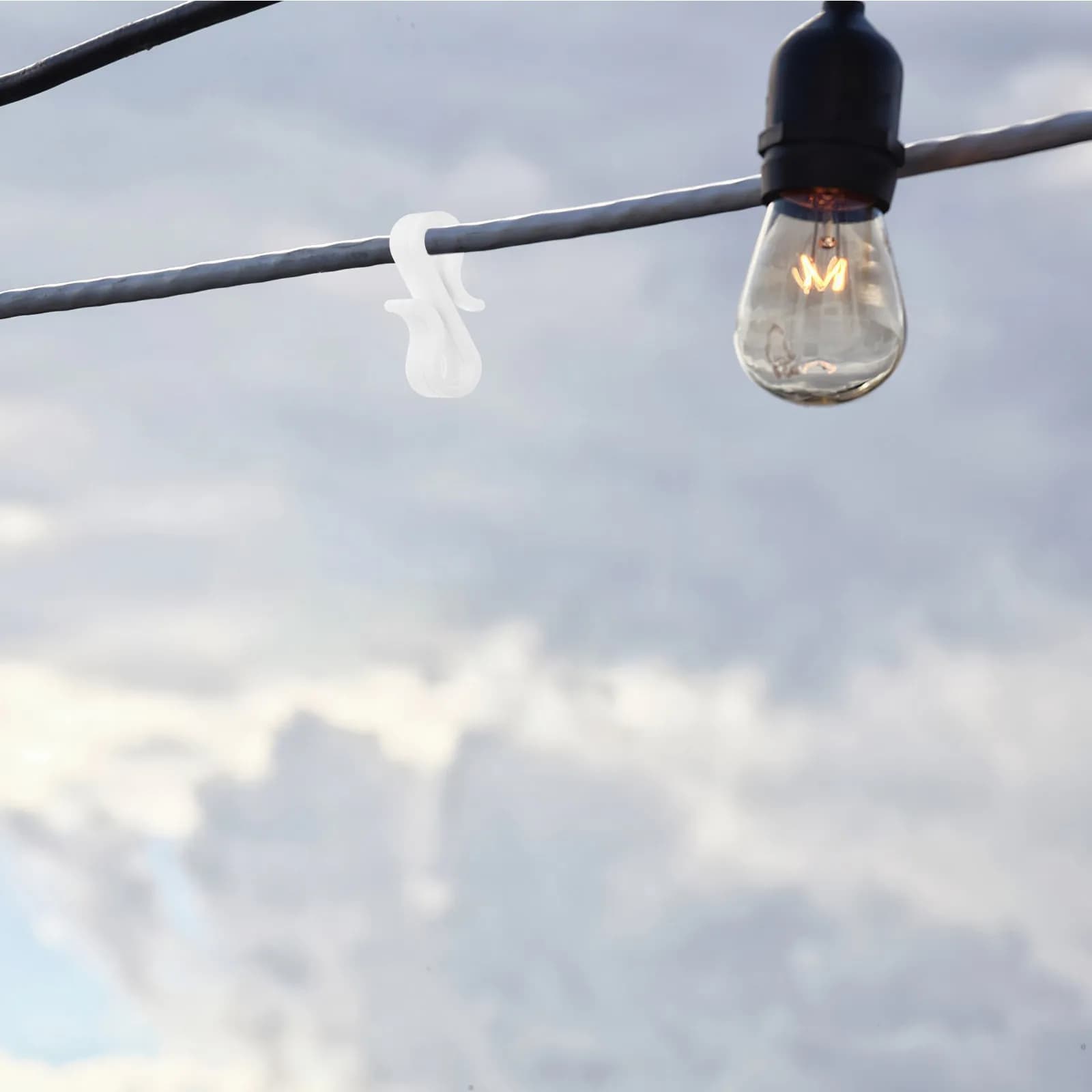 50 Pezzi Ganci a S in Plastica per Grondaie, Resistenti alle Intemperie, per Luci Natalizie da Esterno, Decorazioni Festive, Supporti per Catene Luminose