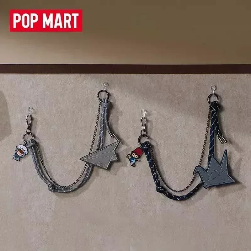 POP MART Hirono Echo Series Ciondolo Scatola cieca Giocattoli Kawaii Anime Figura Decorazione del desktop Scatola misteriosa a sorpresa Borsa cieca Giocattolo