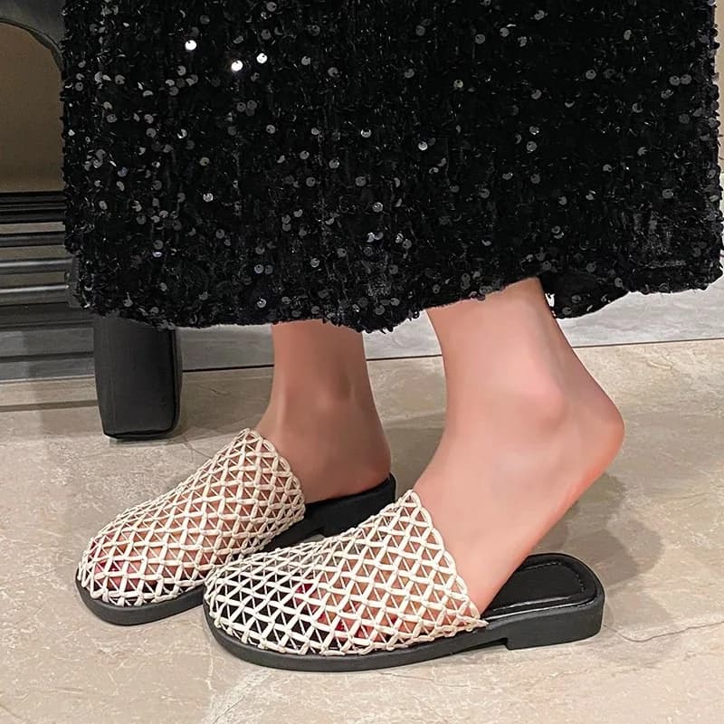 Women Slippers 2026 Summer New Fashion Hollow Out Breathable Closed Toe Sandals Trendy Casual Comfortable Non Slip Female Shoes