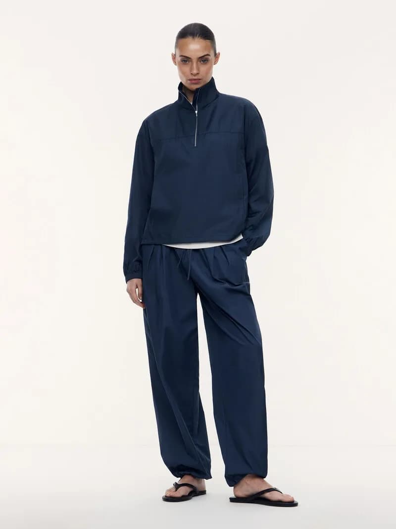LIMO 2026 Ladies Loose Two-Piece Set - High Neck Zipper Top, Elastic Waist Wide Leg Trousers, Breathable Sportswear